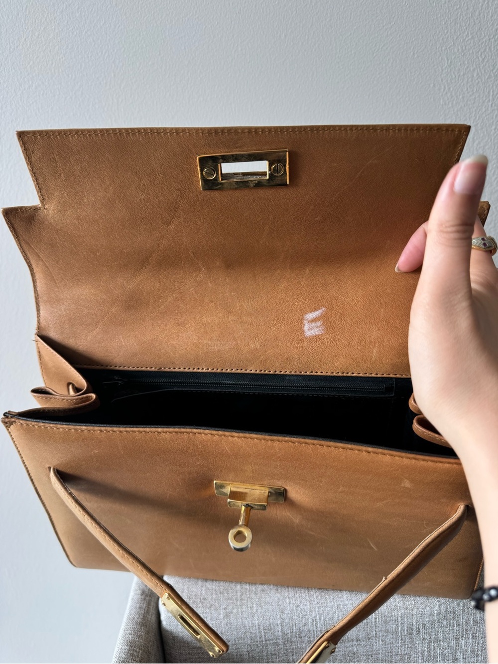 Vintage beige structured bag - Picture 4 of 6